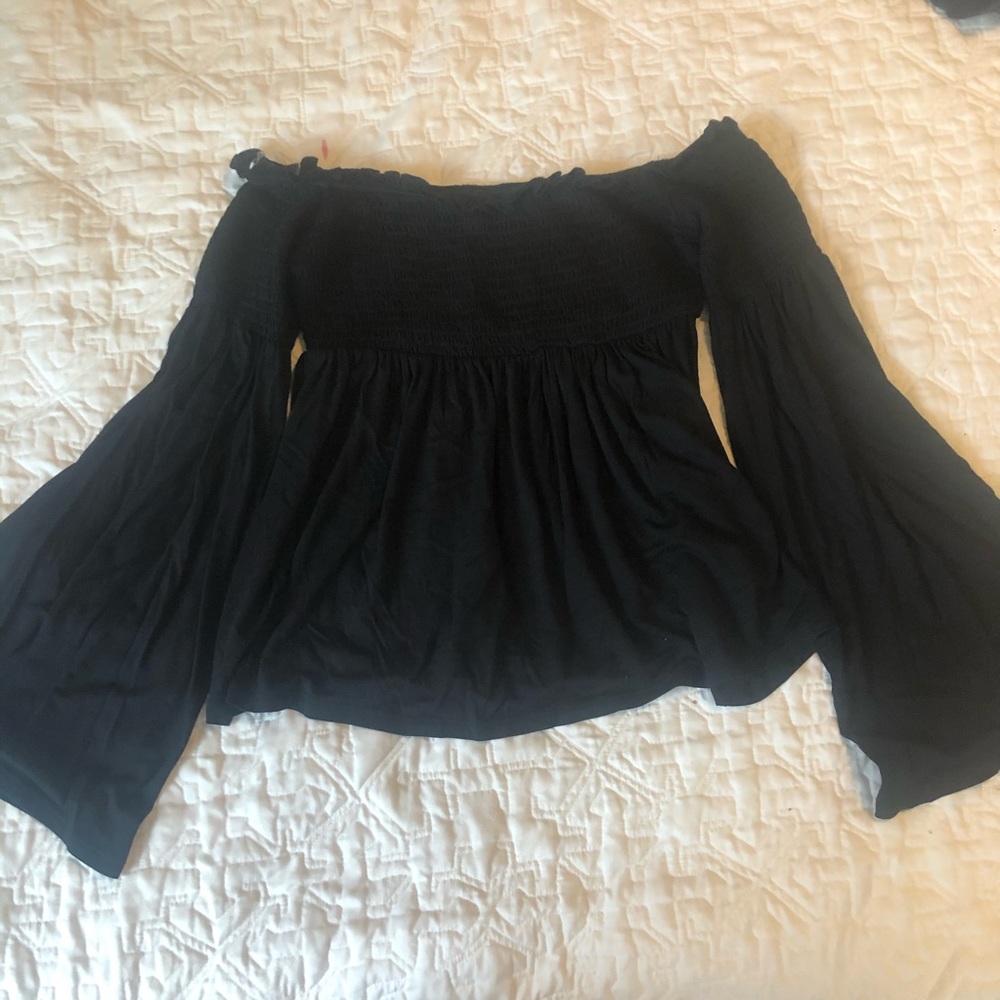 NWOT bell sleeve shirred mossimo black long sleeve